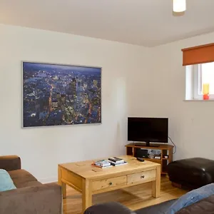 Modern 2 Bedroom Centre Flat Edinburgh